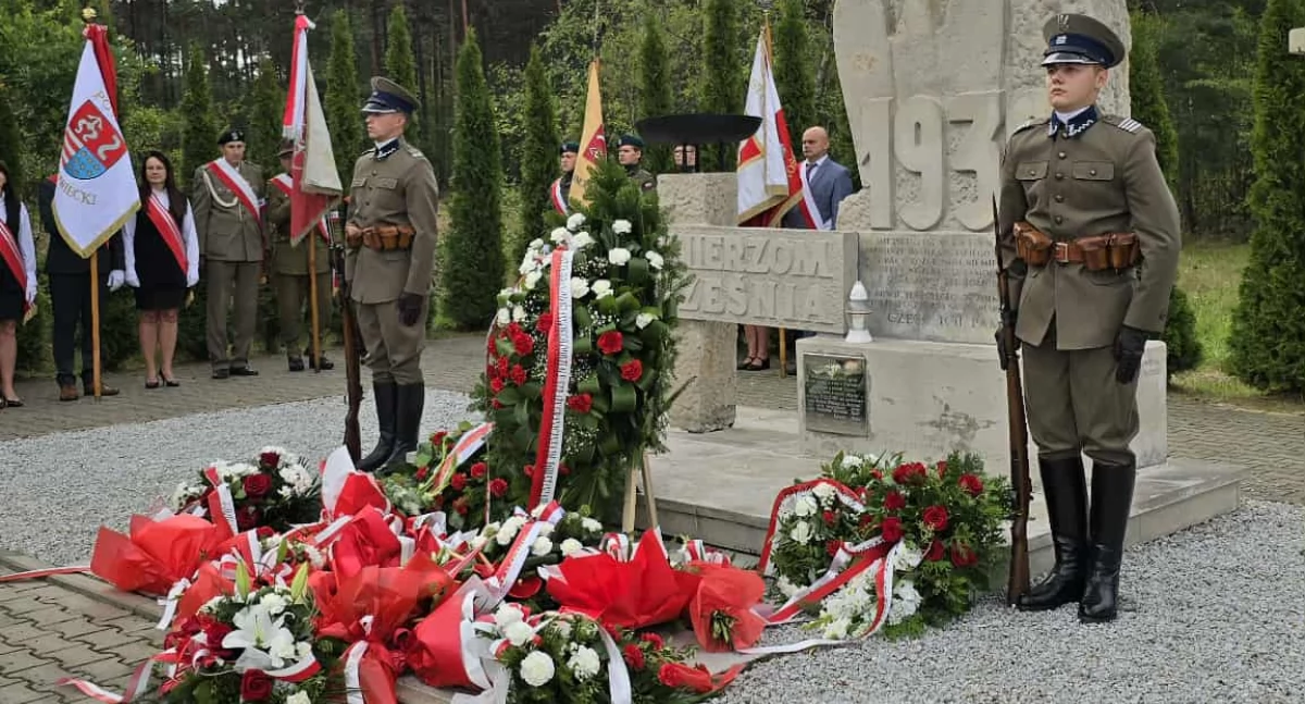 Patriotyzm i pamięć – uroczystości w Baraku zakończone koncertem Straży Granicznej