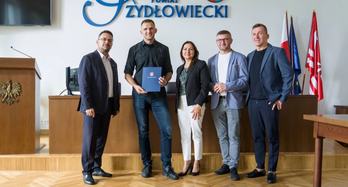Michał Sieczka nagrodzony za wybitne osiągnięcia sportowe – powód do dumy dla powiatu szydłowieckiego