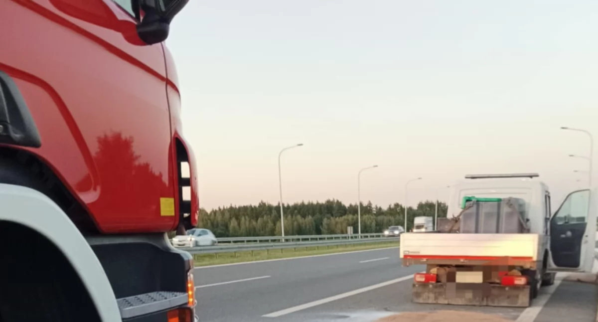 Awaria pojazdu dostawczego na S7 – interweniowali strażacy z powiatu szydłowieckiego