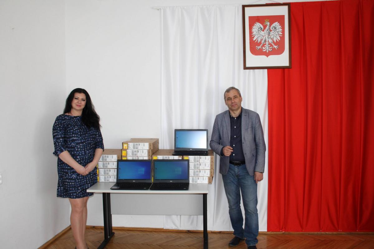 Laptopy dla uczniów do zdalnej nauki