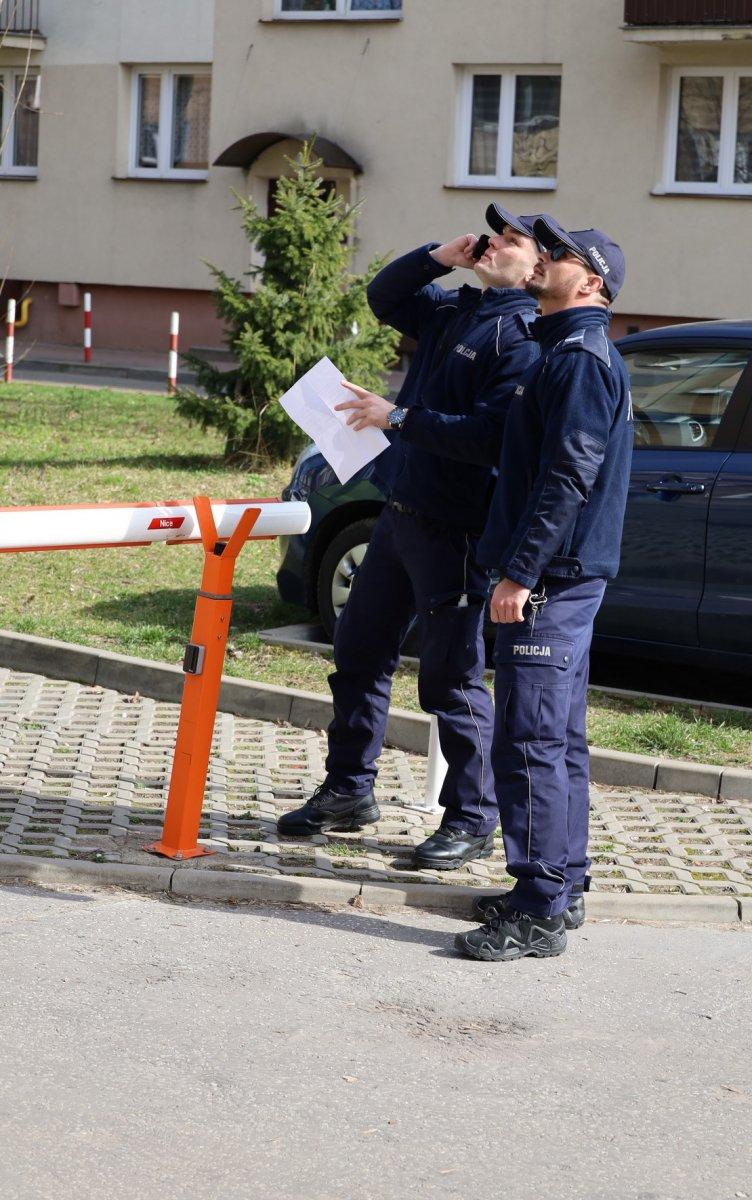 Apelują aby wciąż zostać w domu