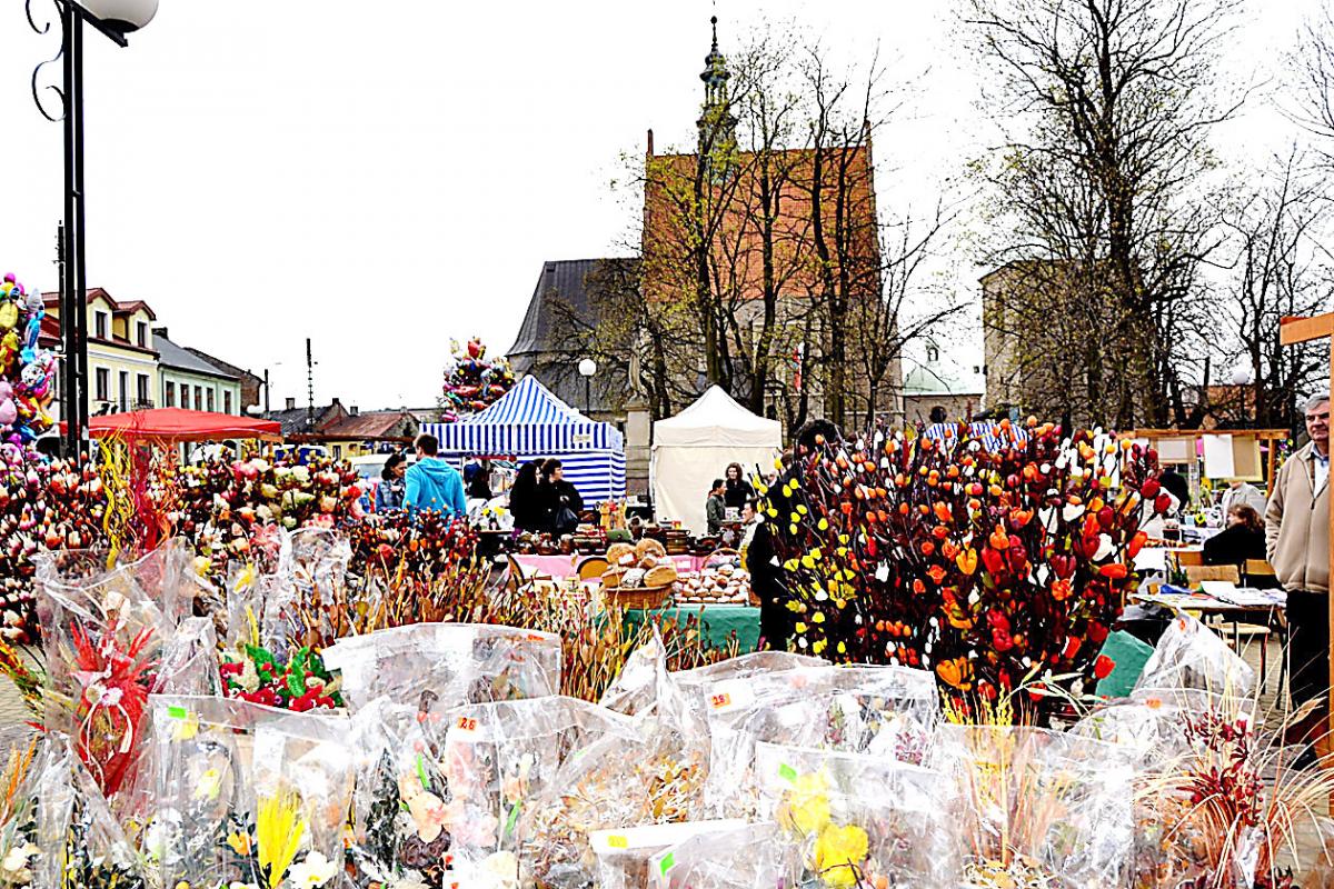 Czekanie na kiermaszowych wystawców