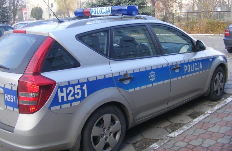 Kierowca zasłabł w zamkniętym samochodzie