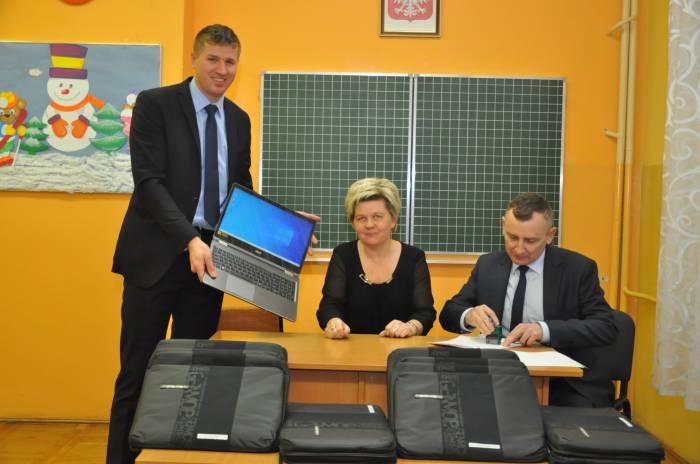 Komputery dla szkoły w Orońsku