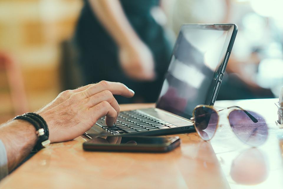 Dlaczego warto być wysoko w Google? Największe korzyści, jakie czerpią firmy pozycjonujące swoje witryny internetowe