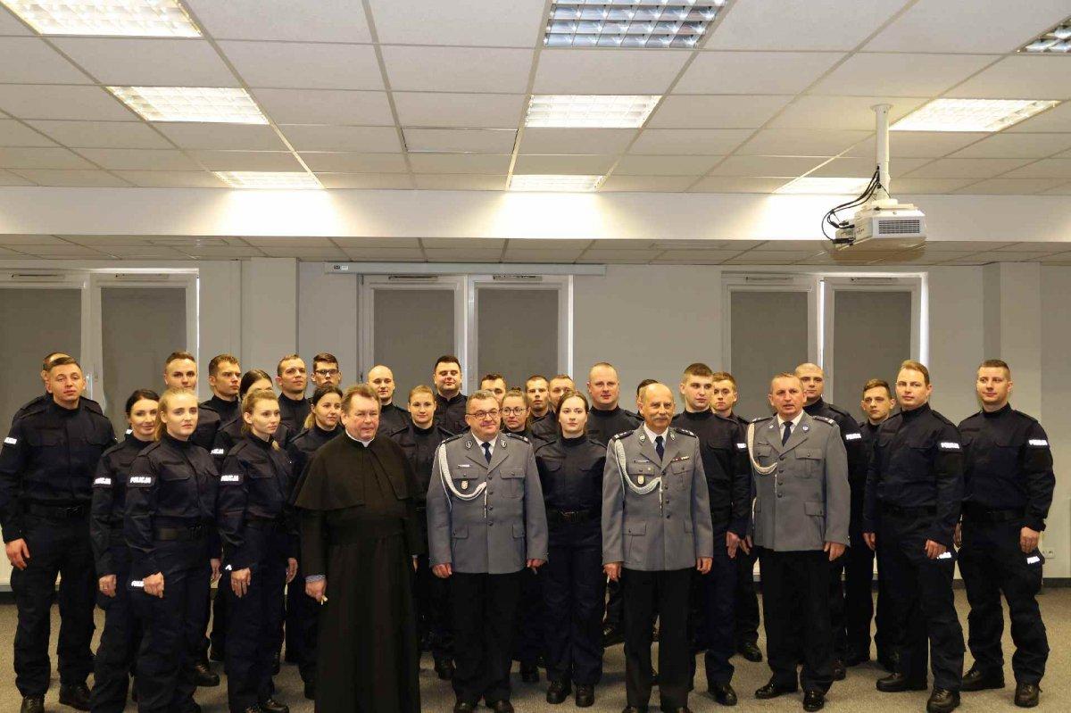 Nowi policjanci w szeregach mazowieckiej policji
