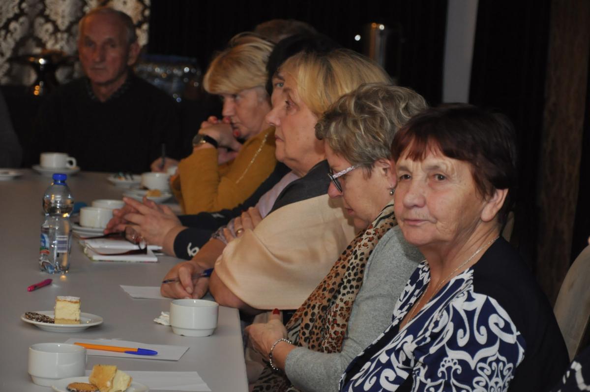 Wizaż dla seniorów. Zasady doboru makijażu