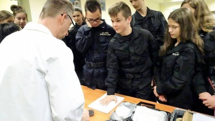 W kryminalistycznym laboratorium