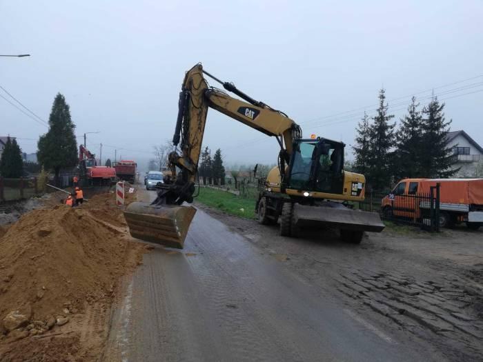 Przebudowa drogi wojewódzkiej 727 na terenie gminy Chlewiska potrwa dłużej