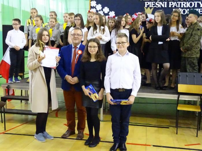 Uczniowie wyśpiewali nagrody. Powiatowy Konkurs Pieśni Patriotycznej i Żołnierskiej