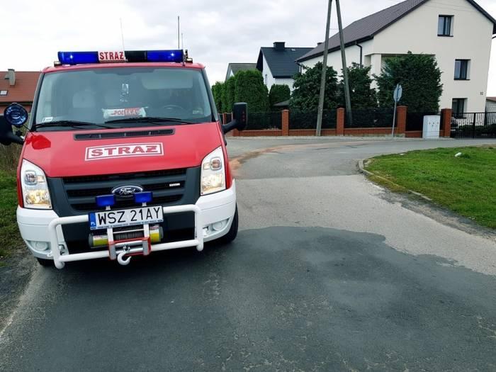 Pożar przy cmentarzu i ropopochodna plama