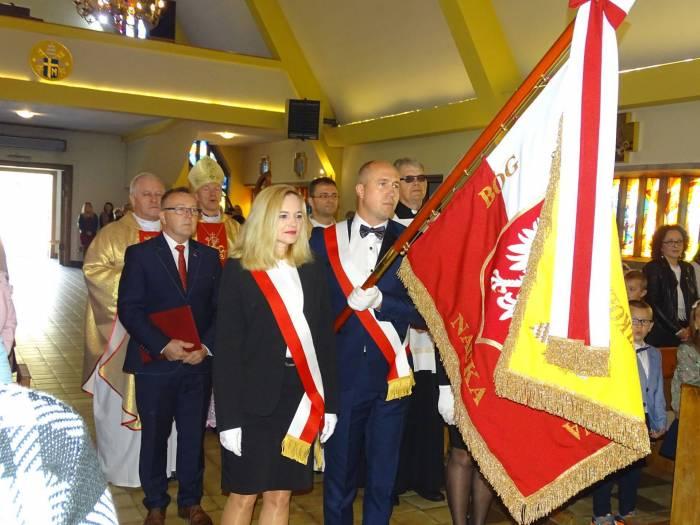 Sztandar i imię dla szkoły