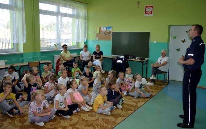 Policjanci przypominają uczniom