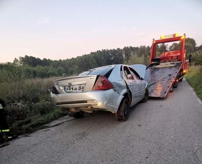 Fiat w rowie... kierowca z promilami...
