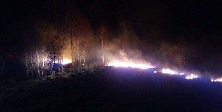 Nocne śmieciowe pożary