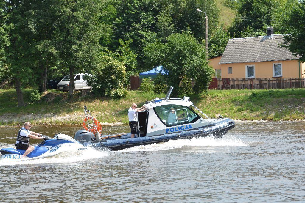 Bezpieczna kąpiel i wodna policja