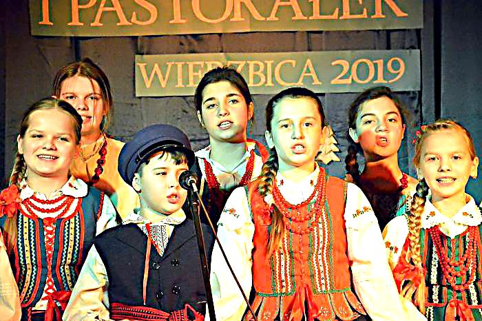 Najmłodsi śpiewają i propagują lokalny folklor