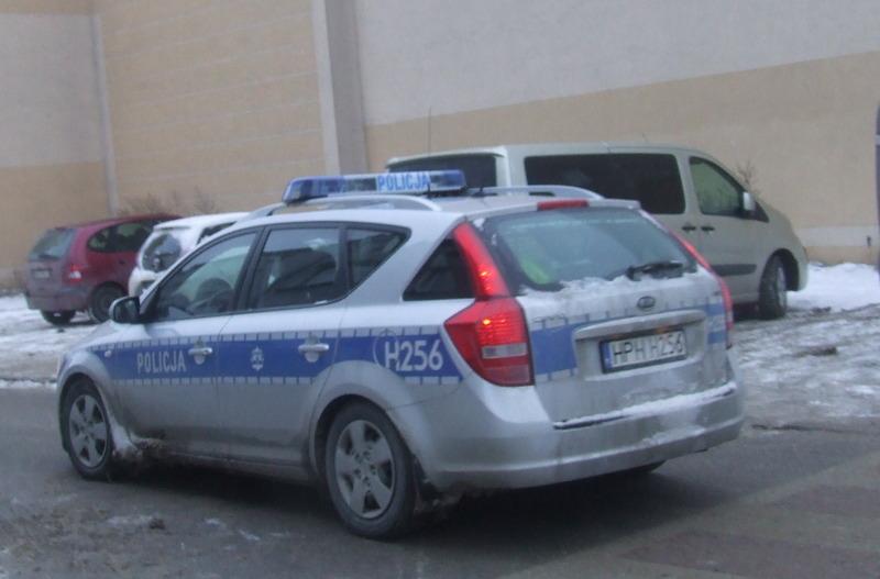 Chciał potrącić policjantów samochodem!