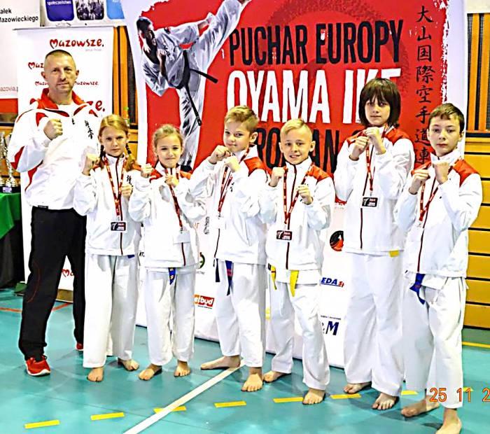 Trzy medale karateków