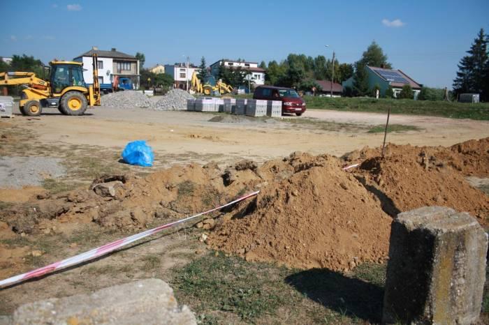 Budowa parkingu wraz z drogą dojazdową
