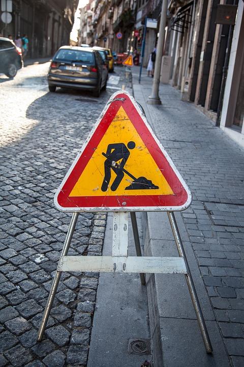Remont na drodze – zagrożenie dla kierujących pojazdami