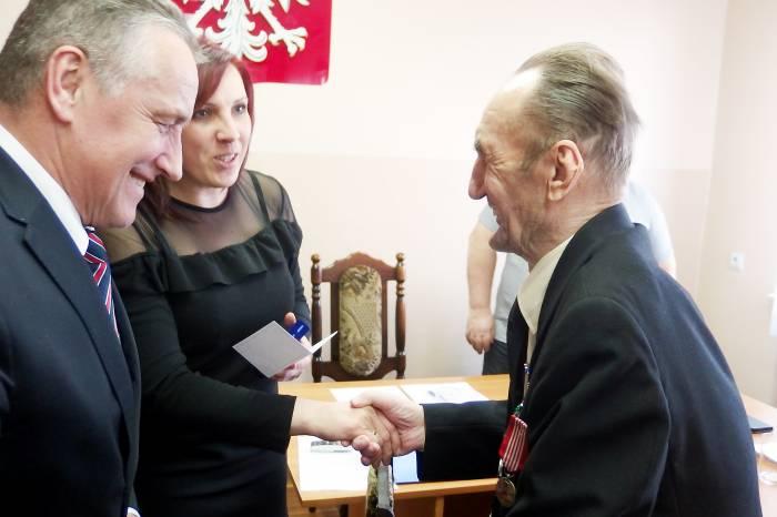Wręczenie medalu 
