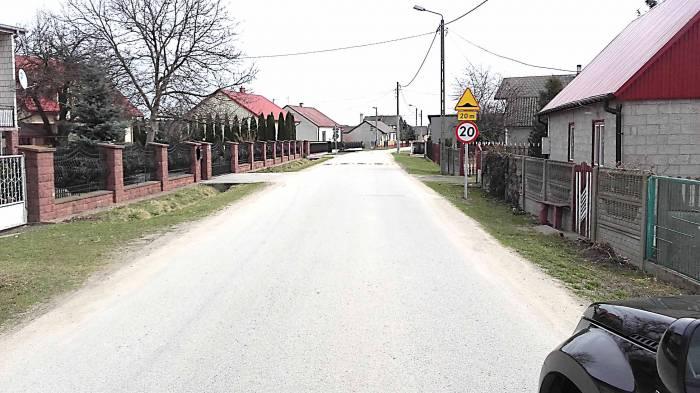 Wiosenne prace na gminnych drogach i ulicach