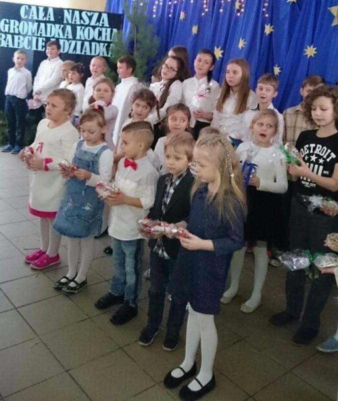 Zaśpiewali i zatańczyli