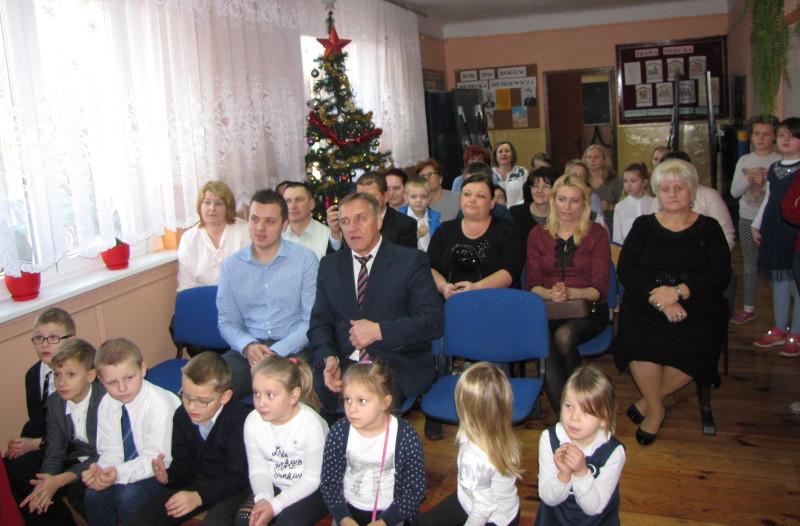 Przedstawienie i kolędowanie