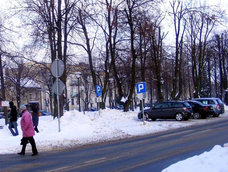 Zachowaj odstęp i szczególną ostrożność