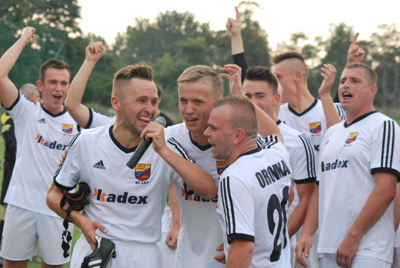 Trzy punkty jak wisienka na urodzinowym torcie