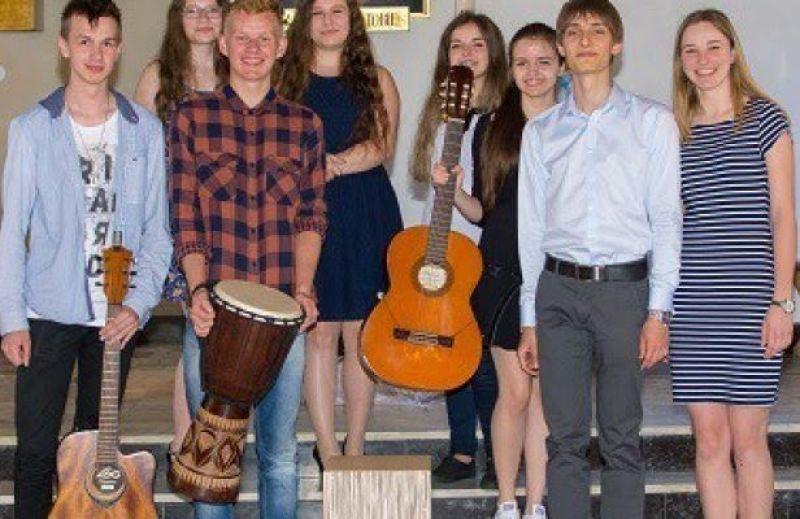Zagrali i zaśpiewali dla Konrada