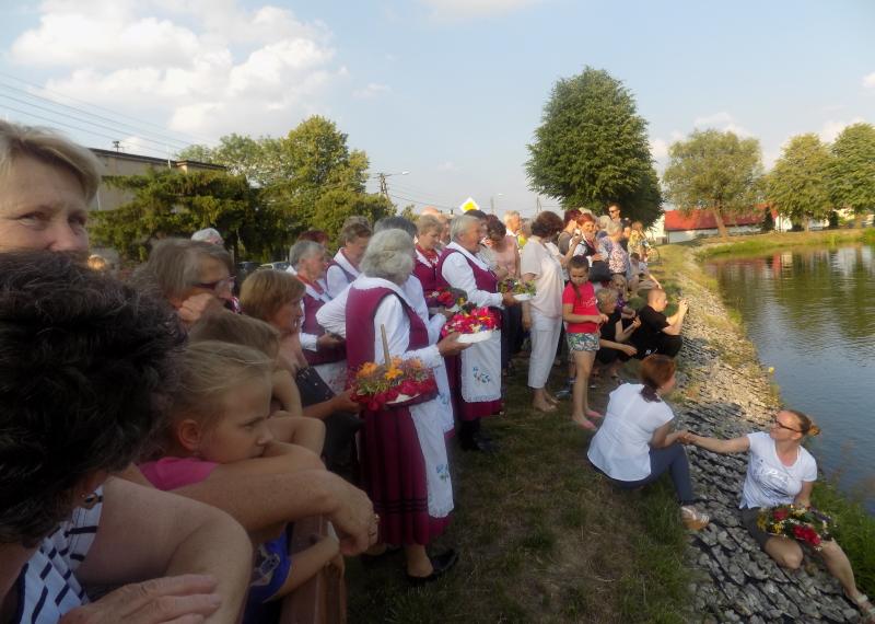 Kolorowy orszak sobótkowy