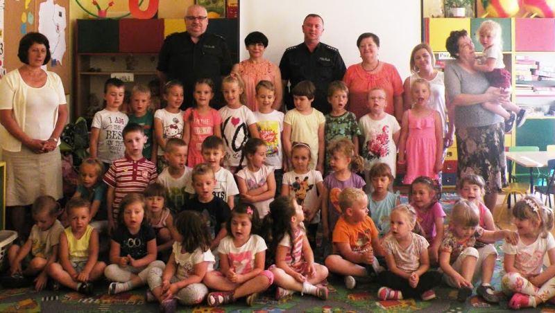 Policjanci ostrzegali przedszkolaków