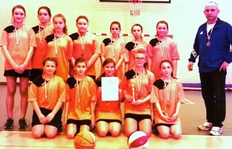Dziewczęta z szydłowieckiej 
