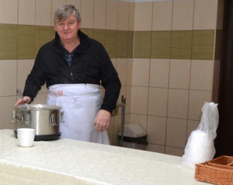 Gorące posiłki dla potrzebujących