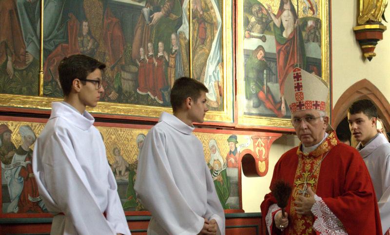 Zabytkowy ołtarz odnowiony
