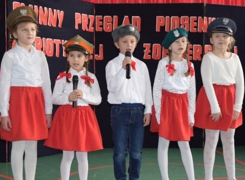 Uczniowie zaśpiewali