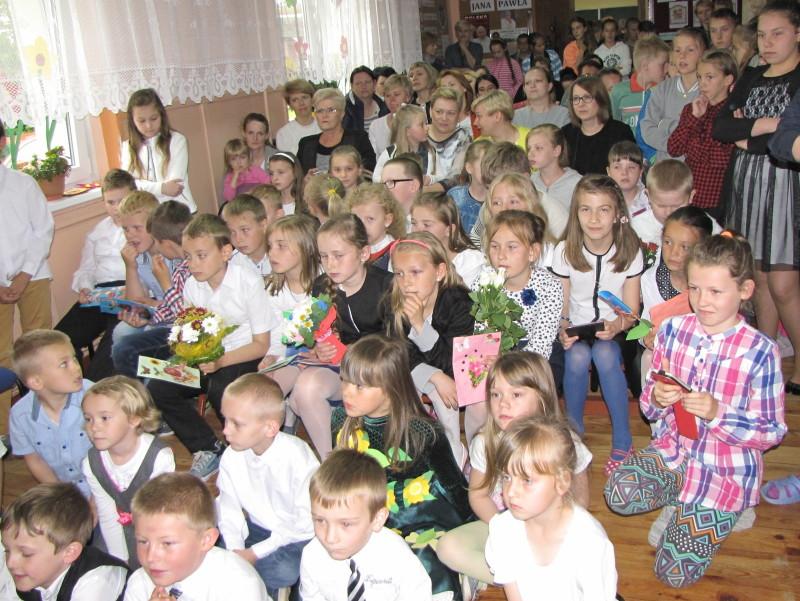 Recytowali i śpiewali