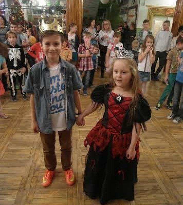 Karnawałowy bal