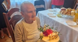 Pani Natalia Tarka świętuje 100. urodziny w Ostałowie