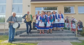 Folklor, śpiew i wspólna zabawa. 15 lat Niezapominaj…