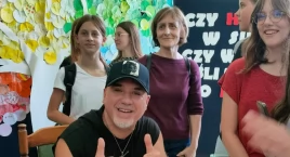 Szymon Wydra i Carpe Diem odwiedzili Szkołę Podstawo…