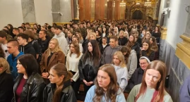 Szydłowieccy maturzyści modlili się z Biskupem Marki…