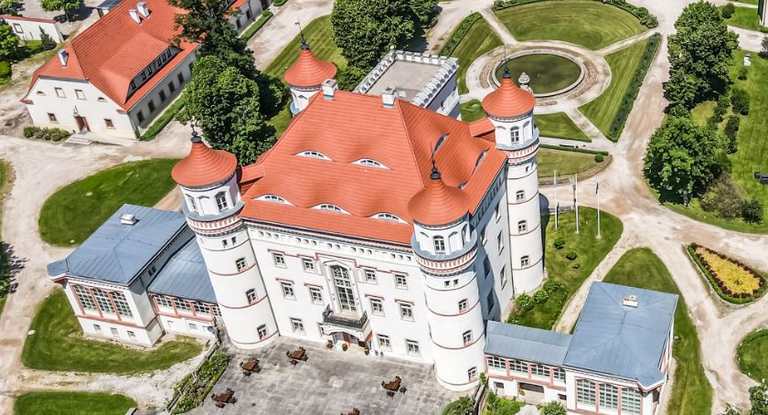 Pałac Wojanów - Imponujący obiekt w Karkonoszach. Panorama 360