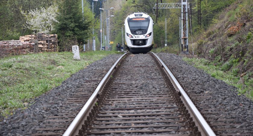 Remont torowiska do Szklarskiej Poręby. Od 1 września wstrzymany ruch pociągów.
