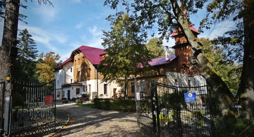 Uroczysko – piękna budowla z ciekawą historią