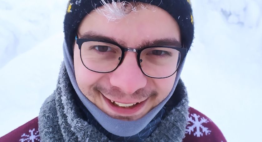 Jak się rodzi pomysł wejścia na Śnieżkę w samych szortach?