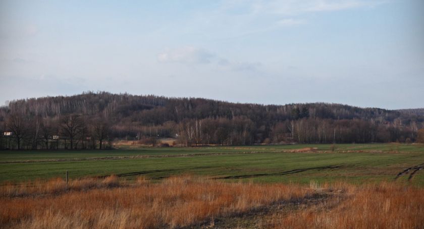 Polna – rozległe wzniesienie z widokiem na Karkonosze