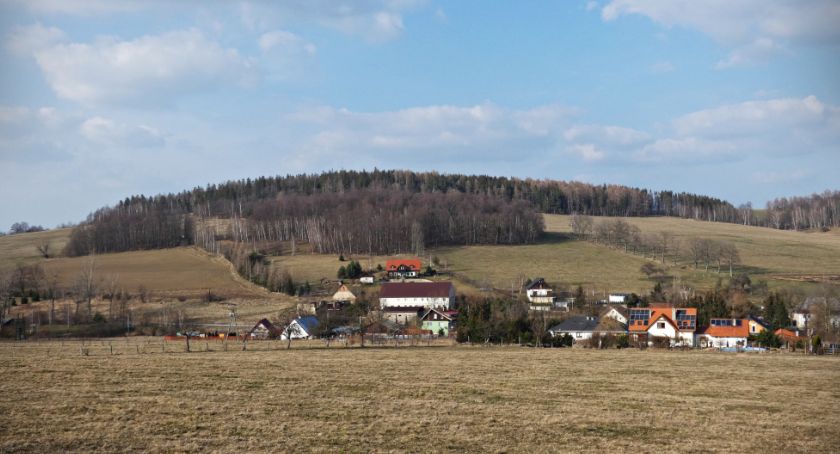 Rozłóg – szczyt dominujący nad Wojcieszycami